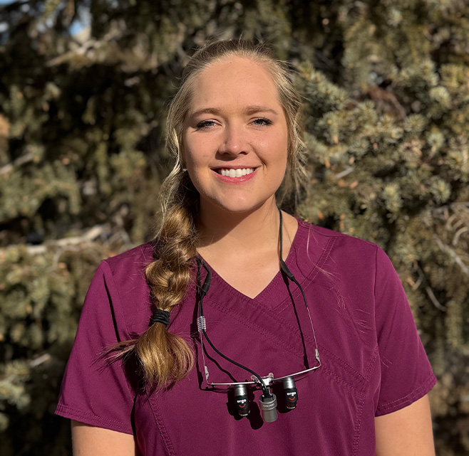 Dental hygienist Heidianne